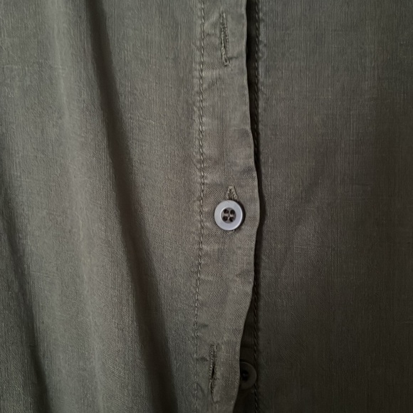 Velvet Heart Olive Sleeveless Romper - Picture 5 of 6